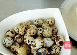 鹌鹑蛋拌豆腐的做法图解1