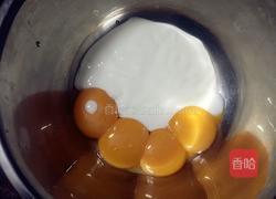 酸奶纸杯蛋糕的做法图解3