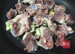 苦瓜焖鸭的做法图解3