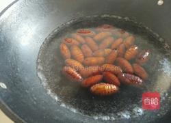 香酥蚕蛹的做法图解2