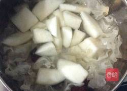 银耳雪梨红枣汤的做法图解4