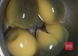 四川青椒皮蛋的做法图解1