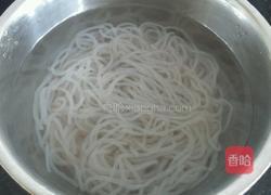 酸菜炖粉条的做法图解4