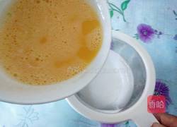牛奶蒸鸡蛋的做法图解3