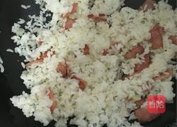 茄汁炒饭的做法图解4