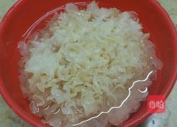 银耳红枣的做法图解1