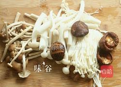 牛棒骨菌菇汤的做法图解2