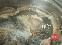 牛棒骨菌菇汤的做法图解3