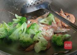 西兰花炒虾的做法图解6