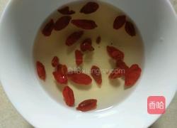 凉拌枸杞叶的做法图解3