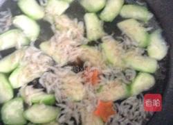 丝瓜虾皮汤的做法图解4