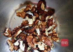 核桃仁的做法图解1