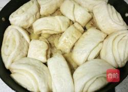 北方的猪排烩酸菜贴饼饼的做法图解2