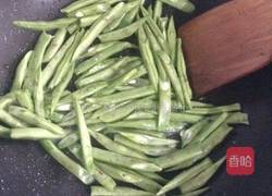 橄榄菜四季豆的做法图解3