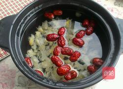 百合银耳雪梨汤的做法图解2