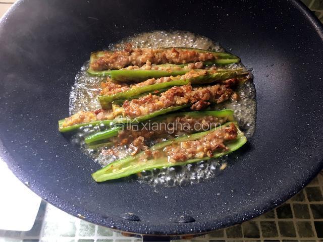 加入适量的水煮一下