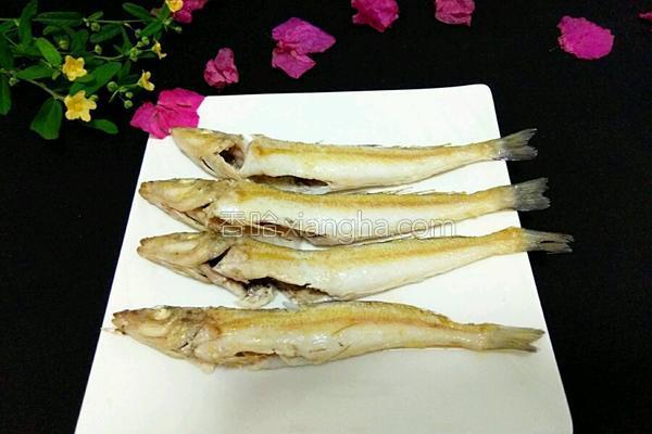 干煎沙丁鱼的做法 菜谱 香哈网