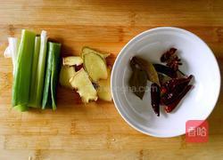 海带烧排骨的做法图解1