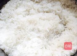 滑蛋牛肉粥的做法图解1