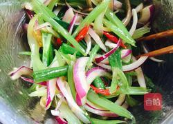 炝拌芹菜的做法图解9