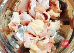 土豆咖喱鸡翅的做法图解1