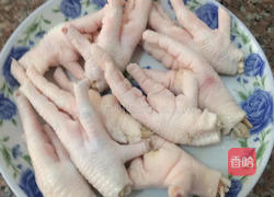 酸辣鸡脚的做法图解1