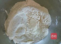 韭菜粉条包子的做法图解1