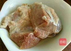 胡萝卜土豆炖牛肉的做法图解1