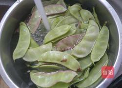 干煸梅豆的做法图解1
