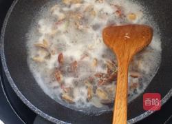 葱油花蛤的做法图解1