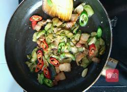 五花肉炒茄子的做法图解7