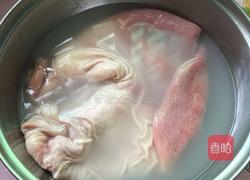 猪肚煲鸡汤的做法图解4