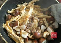 排骨焖腐竹的做法图解3