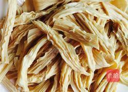 尖椒炒腐竹的做法图解2