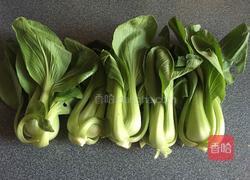 油菜炒虾皮的做法图解1