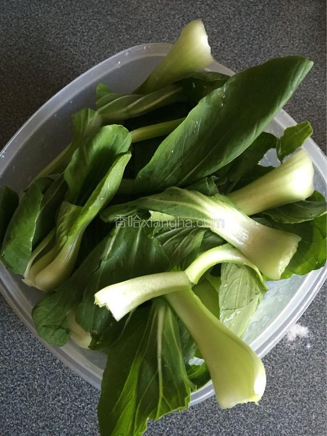 洗干净，控干水分，备用