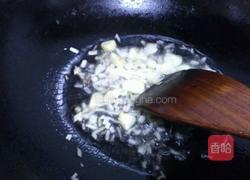 炒辣年糕的做法图解3