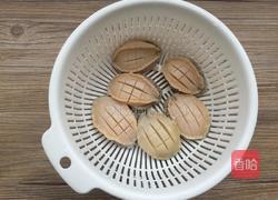 鲍鱼炖汤的做法图解2