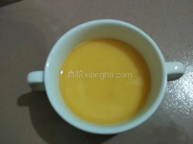 过滤好的蛋液