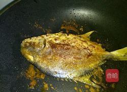 干煎椒盐鲳鱼的做法图解4