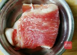 泡椒炒肉肉的做法图解1