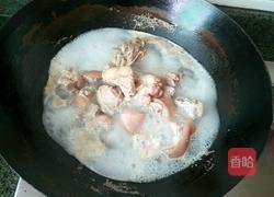 红枣花生猪蹄汤的做法图解2