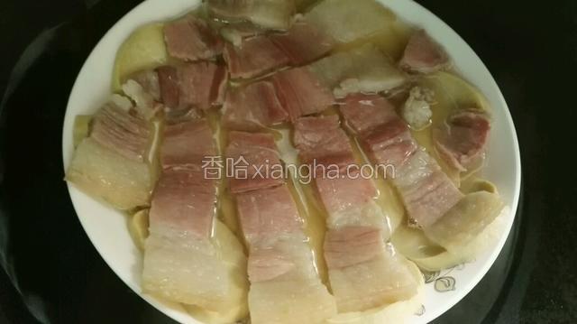 清水下锅蒸20分钟，焖5分种在拿出来。