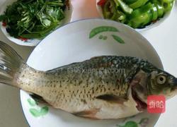 紫苏炖鱼的做法图解1