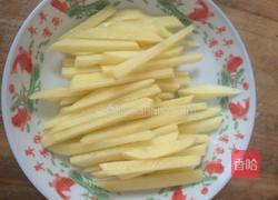 炸土豆条的做法图解2