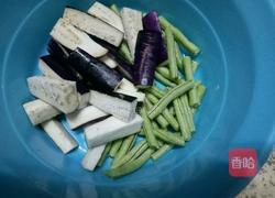 干锅茄子豆角的做法图解1