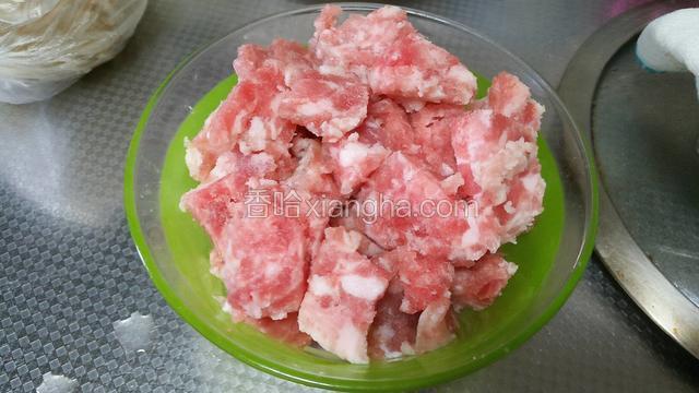 猪肉末解冻