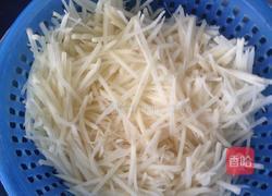土豆鸡蛋面的做法图解1