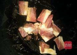 黄豆芽炒肉的做法图解3