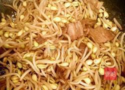 黄豆芽炒肉的做法图解5